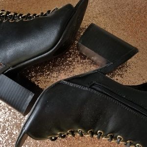 Fashion Nova CAPE ROBBIN BLACK BOOTIES SZ 6